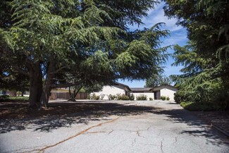 653 Marks Dr, Hollister, CA 95023