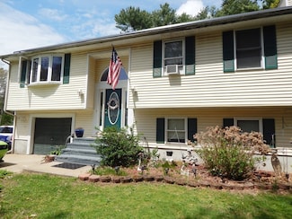 13 Lark St, New Bedford, MA 02745