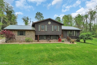 1040 Ivy Dr, Zanesville, OH 43701