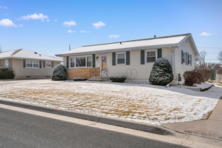 318 5th St SE, Stewartville, MN 55976
