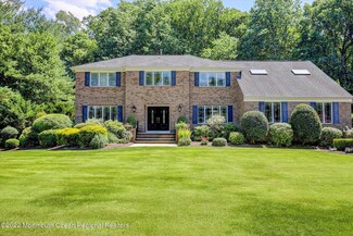 14 Red Coach Ln, Holmdel, NJ 07733