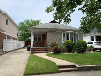 6462 185th St, Fresh Meadows, NY 11365