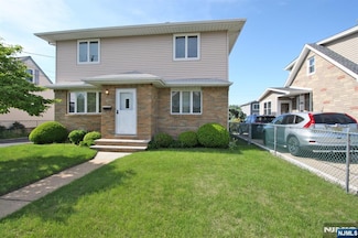 15 Garwood Ct S, Garfield, NJ 07026