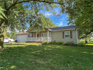 3723 Lake Trenton Dr, Trenton, MO 64683