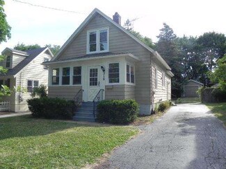 316 S 12th Ave, Saint Charles, IL 60174