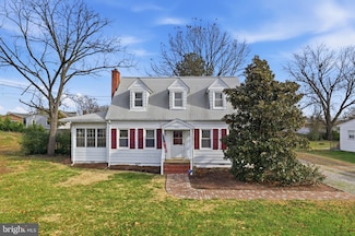 13411 Woodbridge St, Woodbridge, VA 22191