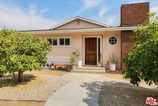 2950 Finch St, Los Angeles, CA 90039