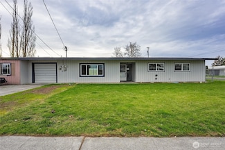 9011 Bong Loop Unit B, Moses Lake, WA 98837