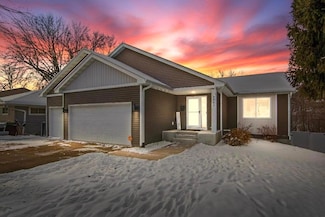 3255 Indiana Ave N, Robbinsdale, MN 55422