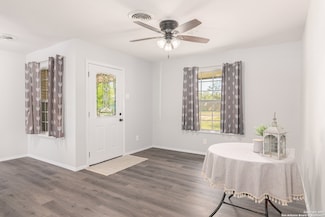 133 Country Acres Dr, Seguin, TX 78155