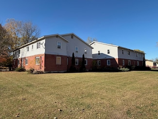 24 Maple St, Saint Albans City, VT 05478