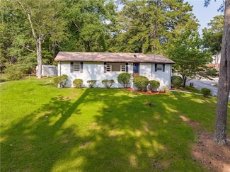 5207 Dixie Lake Rd, Union City, GA 30291