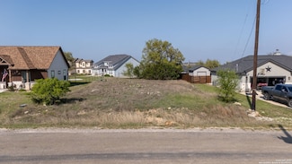 104 N Lon Price, Blanco, TX 78606