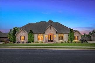 2970 Laurel Cir, Centerton, AR 72719