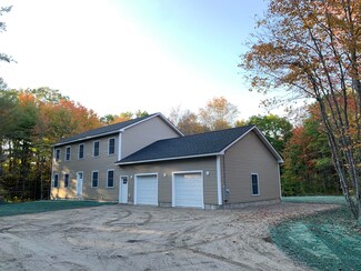 30 David Dr, Topsham, ME 04086