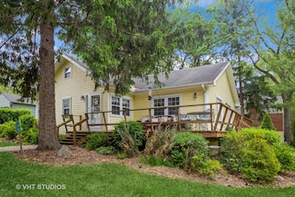 28593 W Fox River Dr, Barrington, IL 60010