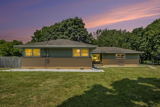 3715 Lancaster Dr, Kalamazoo, MI 49006