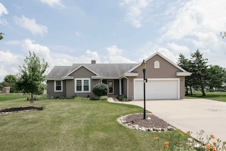 320 Pleasant St, Eagle, WI 53119
