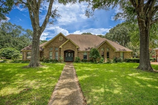 2204 Monica Ln, Palestine, TX 75803