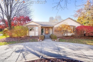 23965 Whittaker Dr, Farmington, MI 48335