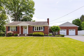 18 Lorraine Blvd, Poughkeepsie, NY 12603