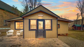17 Russell Cove Cir, Rangeley, ME 04970