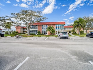 62 Woodland Dr Unit 201, Vero Beach, FL 32962