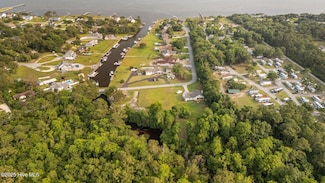 304 Brook Ln, Morehead, NC 28570