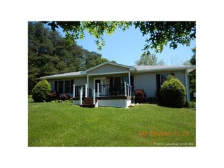 29510 Voyles Rd, Pekin, IN 47165