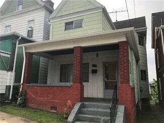 645 3rd St, Pitcairn, PA 15140