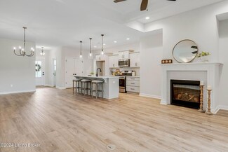 2823 Alder Wood Ln, La Grange, KY 40031