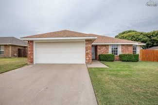 127 Garrett St, Burkburnett, TX 76354