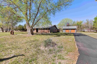 10011 Golden Arrow Dr, Hutchinson, KS 67502