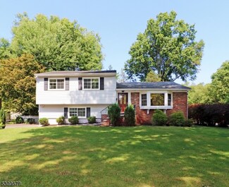 237 Runnymede Pkwy, New Providence, NJ 07974