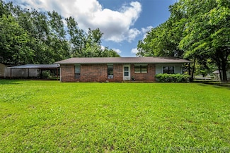 807 E Tahlequah Ave, Sulphur, OK 73086