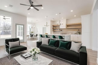 5717 Randolph Ct, Westworth Village, TX 76114