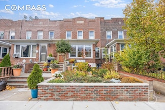 50-66 46th St, Flushing, NY 11377