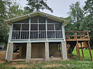 6813 Navajo Trail, Sherrills Ford, NC 28673