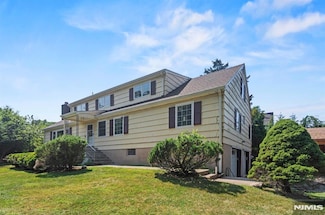 10 E Allendale Rd, Saddle River, NJ 07458