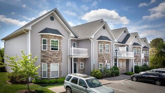 408 Pine Creek Ave Unit N204, Holbrook, NY 11741