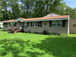 9381 Ramsey Dr, Bridgeport, NY 13030