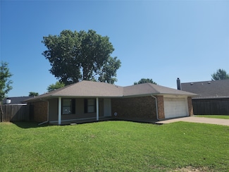 208 Cambridge Dr, Saginaw, TX 76179