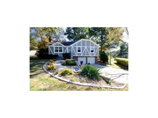 801 NE 113th St, Kansas City, MO 64155