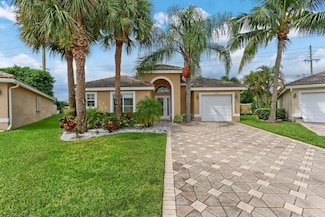 8265 Palm Gate Dr, Boynton Beach, FL 33436