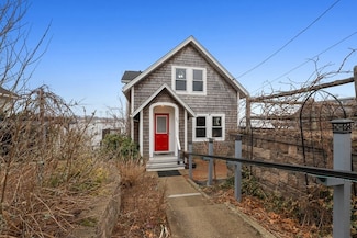 28 Aspinwall Ave, North Weymouth, MA 02191
