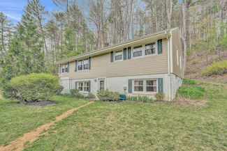 7514 Mount Chestnut Rd, Roanoke, VA 24018