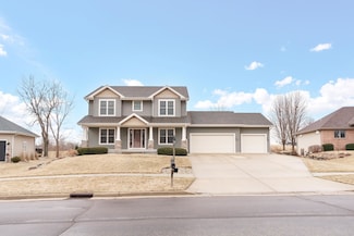 203 Ridgeview Ln, Columbus, WI 53925
