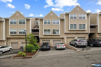 520 Windsor Dr, Palisades Park, NJ 07650
