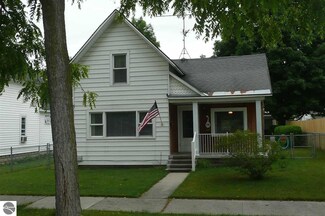 518 Grant St, Traverse City, MI 49686