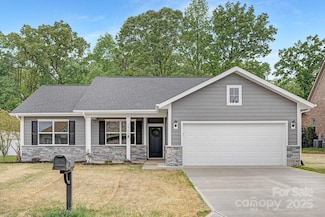 1706 30th Avenue Ct NE, Hickory, NC 28601